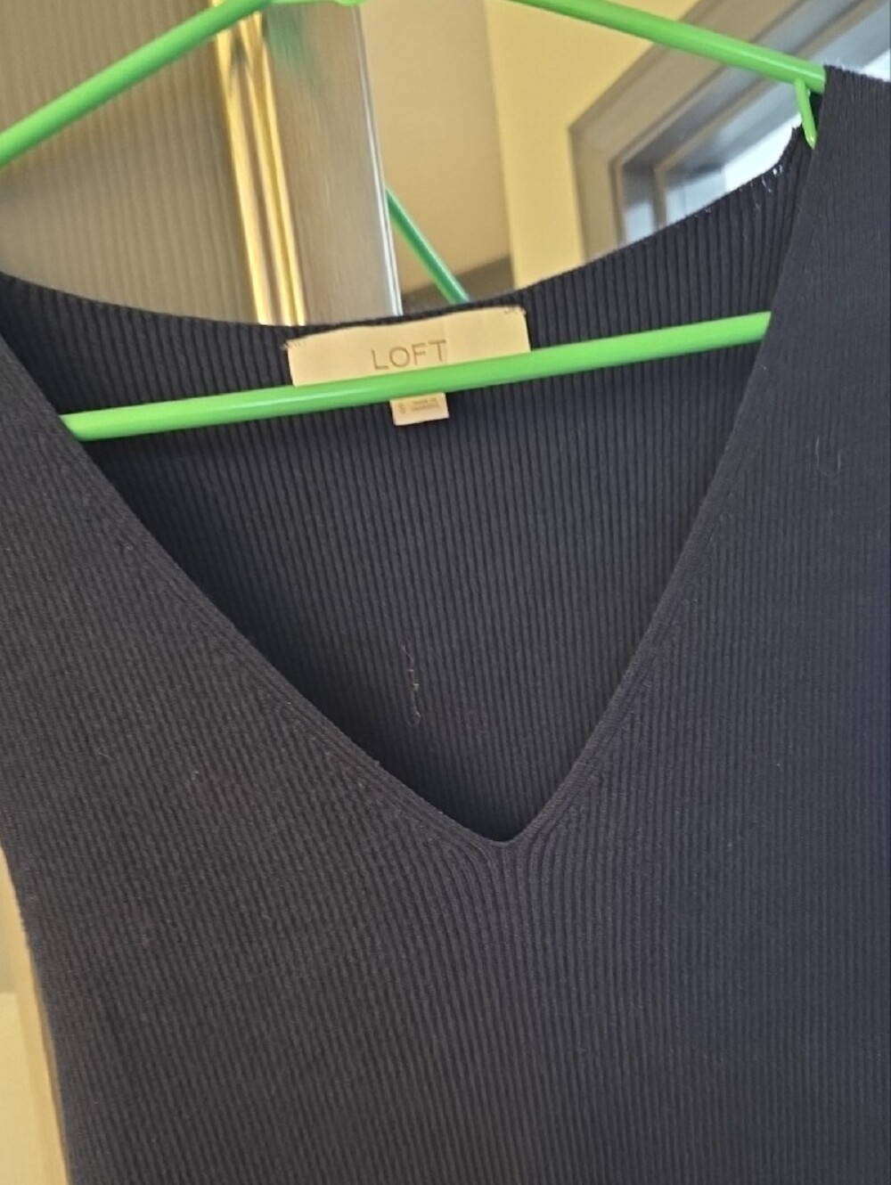 LOFT Navy Ribbed V-Neck Knit Shell - Picture 4 of 5
